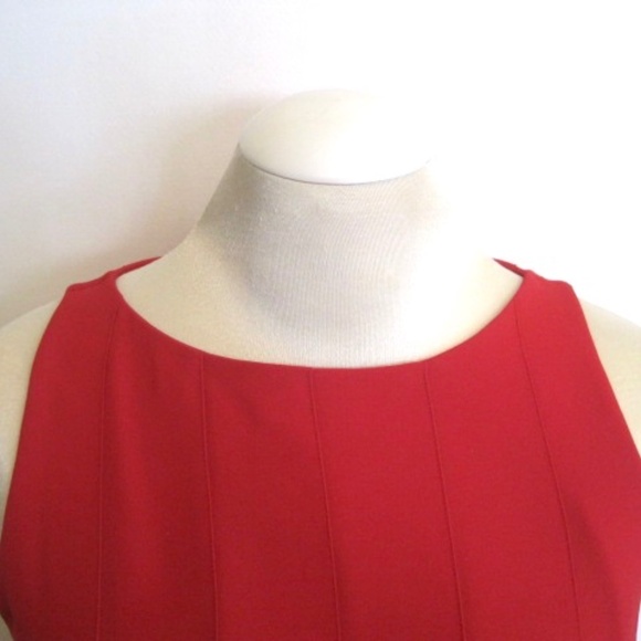 Theory Sleeveless Pleated Top - Picture 3 of 7